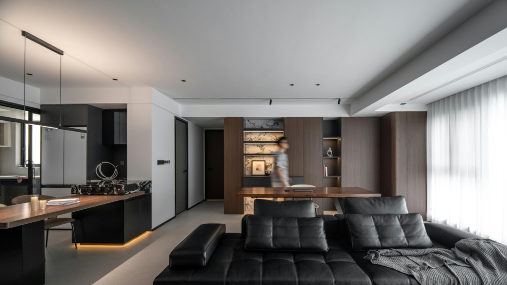 Buy 4 BHK Flats: What Developers Don’t Tell You About Maintenance, Space & Resale Value